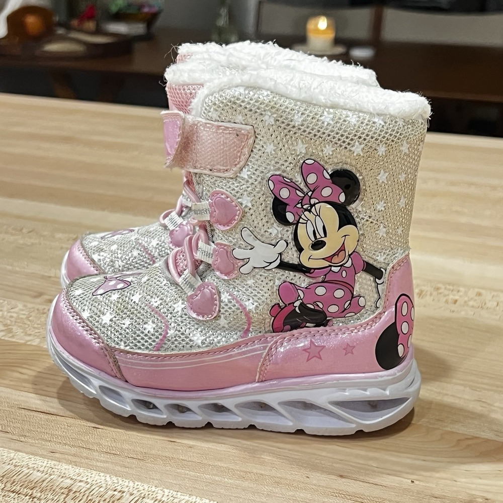Pink Minnie Mouse Light-Up Snow Boots, Little Girls Size 8